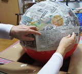 新聞張り２.JPG